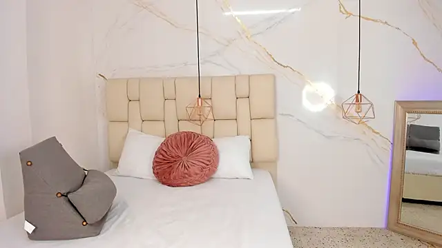 fierygroup online show from February 4, 2025, 10:02 pm