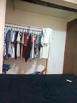 LuisMex1998 online show from April 13, 2026, 2:28 am