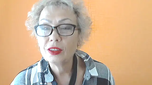 NessyJenixs online show from September 24, 2025, 6:39 am