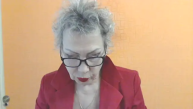 NessyJenixs online show from January 6, 2026, 8:18 am