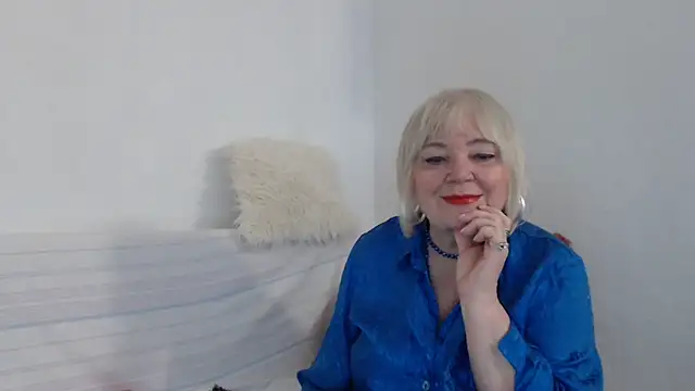 KisaMolis online show from February 8, 2025, 9:35 am