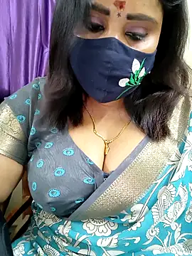 Queenflowerr online show from March 28, 2026, 4:50 pm