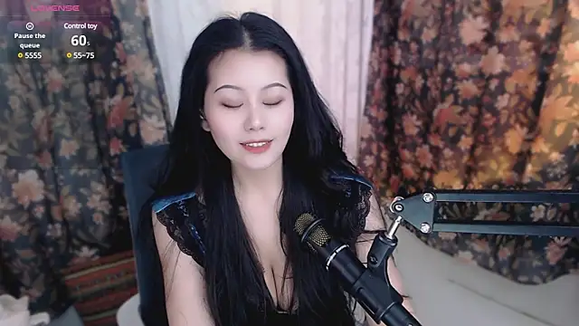Snapshot of cat-lady-6688 chatting on February 22, 2025, 2:39 am cat-lady-6688 online show from February 22, 2025, 2:39 am