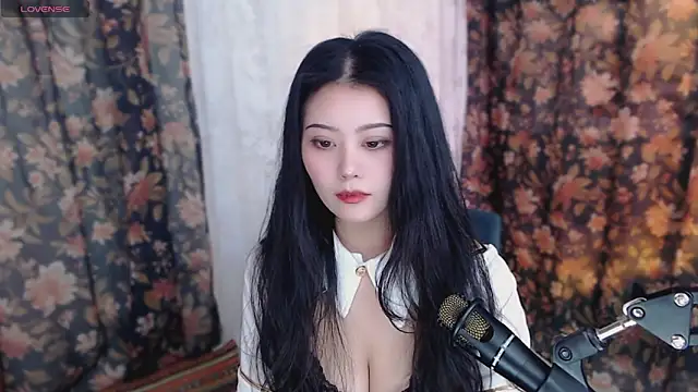Snapshot of cat-lady-6688 chatting on February 27, 2025, 10:26 am cat-lady-6688 online show from February 27, 2025, 10:26 am