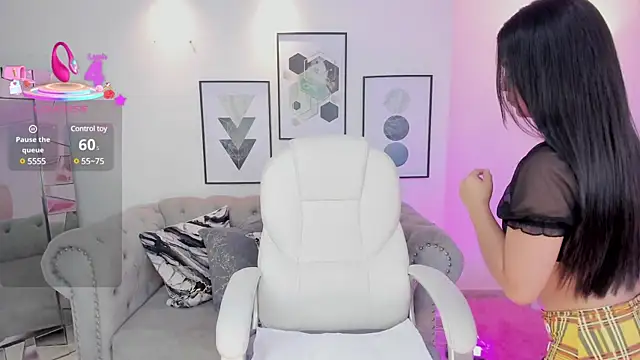 Layla Breezee online show from March 21, 2025, 5:45 pm