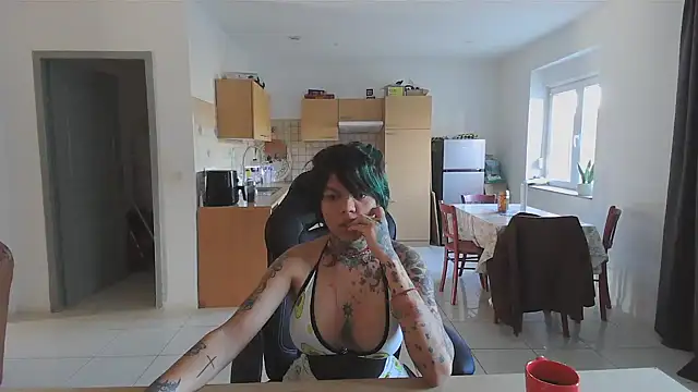 serena  vedette online show from February 1, 2025, 9:54 am