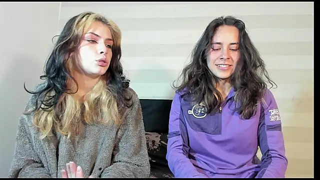 Snapshot of onix_bl4ck chatting on November 29, 2025, 5:32 am onix bl4ck online show from November 29, 2025, 5:32 am