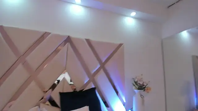 Snapshot of taliarussel chatting on February 19, 2025, 9:36 pm taliarussel online show from February 19, 2025, 9:36 pm