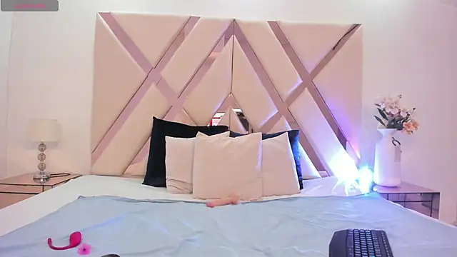 Snapshot of taliarussel chatting on February 20, 2025, 9:53 pm taliarussel online show from February 20, 2025, 9:53 pm