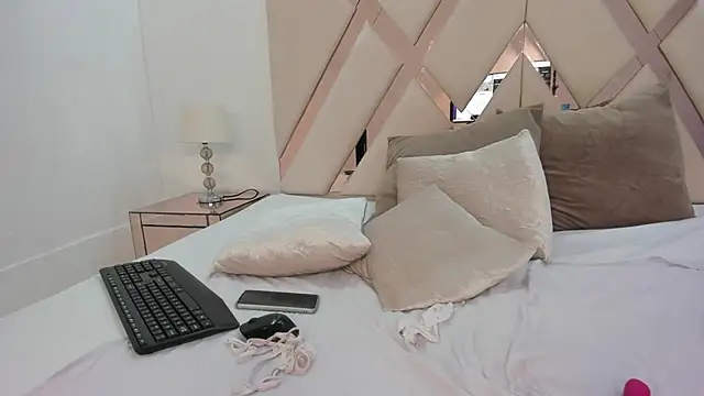 Snapshot of taliarussel chatting on February 28, 2025, 1:05 am taliarussel online show from February 28, 2025, 1:05 am