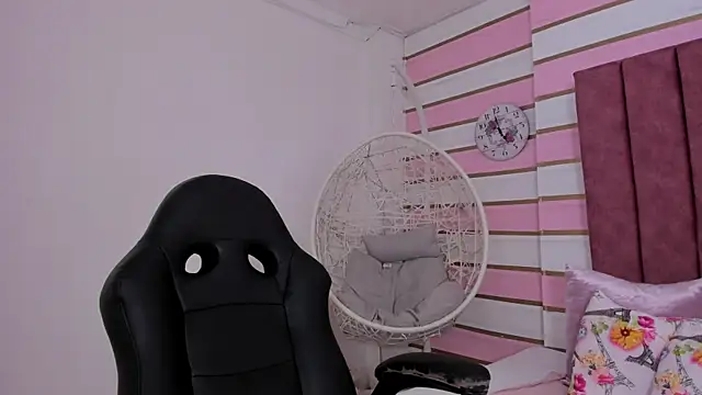 Snapshot of taliarussel chatting on March 12, 2025, 10:39 pm taliarussel online show from March 12, 2025, 10:39 pm