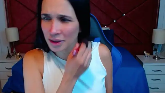 victoria adams07 online show from February 25, 2026, 7:45 pm