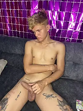 izan 20 online show from February 19, 2025, 8:22 am