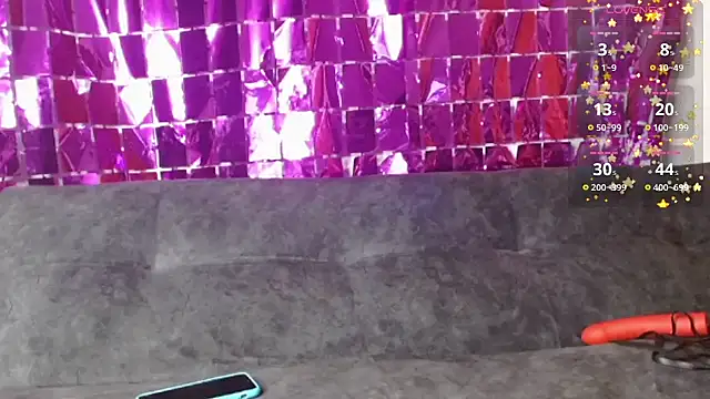 izan 20 online show from March 7, 2025, 9:48 pm