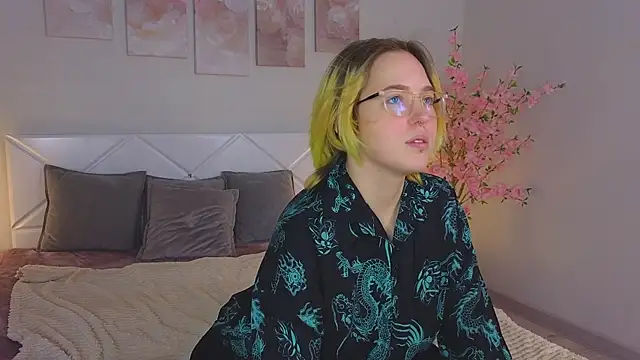 Snapshot of Manic_pixie_ chatting on January 23, 2025, 10:54 am Manic pixie online show from January 23, 2025, 10:54 am