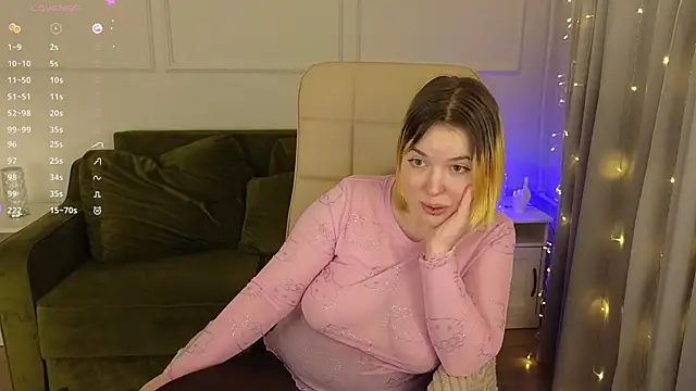 Snapshot of Manic_pixie_ chatting on February 7, 2025, 5:40 pm Manic pixie online show from February 7, 2025, 5:40 pm