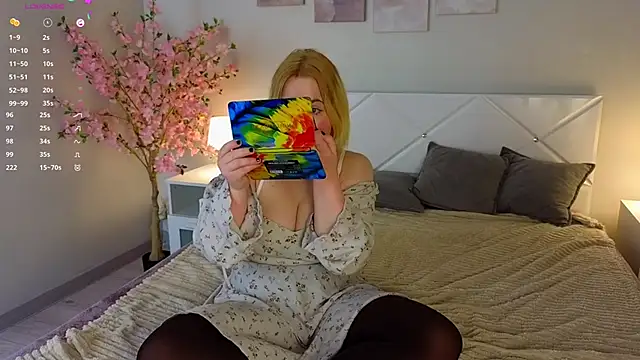 Snapshot of Manic_pixie_ chatting on February 20, 2025, 4:03 pm Manic pixie online show from February 20, 2025, 4:03 pm