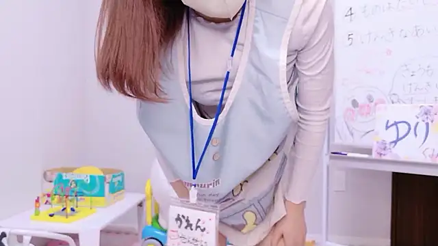 Snapshot of NA-KAREN-V8 chatting on November 4, 2025, 12:59 pm NA-KAREN-V8 online show from November 4, 2025, 12:59 pm