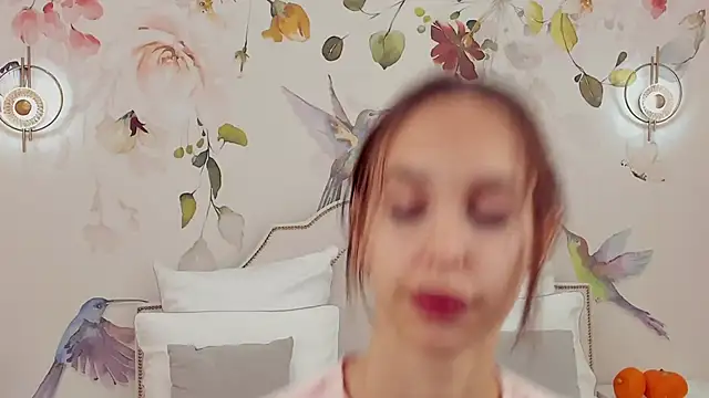 SandraTucker online show from October 7, 2025, 2:53 am