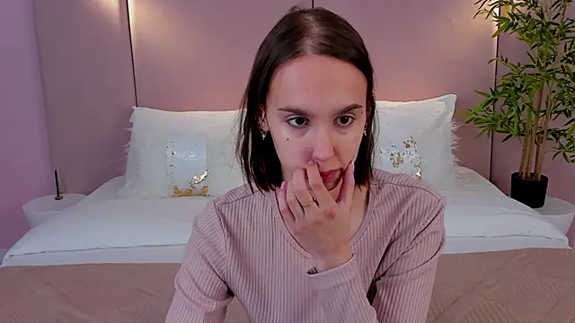 SandraTucker online show from February 6, 2026, 3:00 am