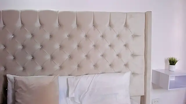 bella bloomg online show from March 14, 2025, 10:38 pm