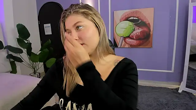 alaia greyy online show from November 18, 2025, 3:27 pm