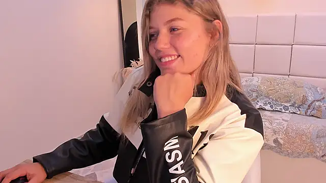 Snapshot of alaia_greyy chatting on February 13, 2026, 11:01 pm alaia greyy online show from February 13, 2026, 11:01 pm