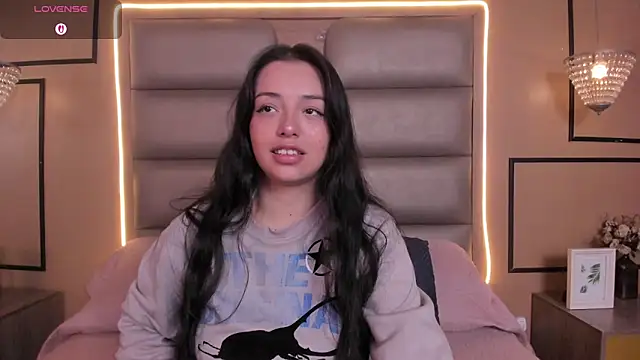 CAYLINCOLLINS online show from February 24, 2026, 3:04 am