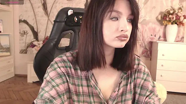 BritneyBarker online show from September 18, 2025, 3:41 am