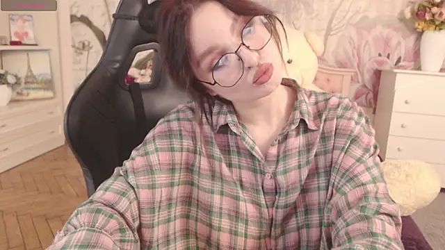 BritneyBarker online show from November 26, 2025, 12:11 am