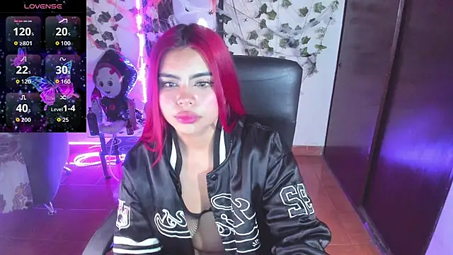 saray  jones online show from October 4, 2025, 6:50 pm