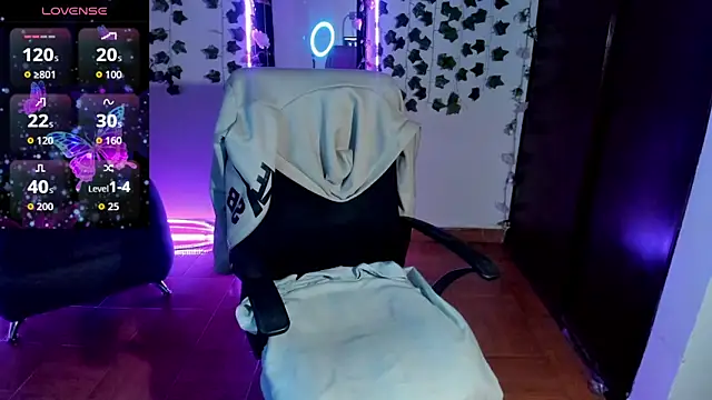 saray  jones online show from November 17, 2025, 3:07 pm