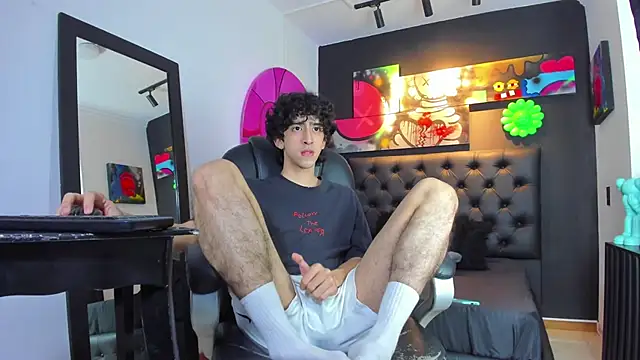 Snapshot of Alezzandro_ chatting on February 24, 2025, 2:48 pm Alezzandro online show from February 24, 2025, 2:48 pm