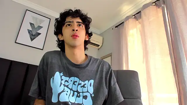 Snapshot of Alezzandro_ chatting on February 28, 2025, 2:09 pm Alezzandro online show from February 28, 2025, 2:09 pm