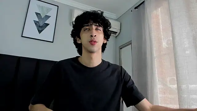 Snapshot of Alezzandro_ chatting on March 4, 2025, 2:21 pm Alezzandro online show from March 4, 2025, 2:21 pm