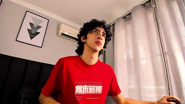 Snapshot of Alezzandro_ chatting on March 6, 2025, 1:57 pm Alezzandro online show from March 6, 2025, 1:57 pm