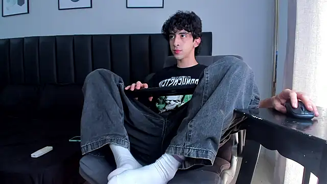 Snapshot of Alezzandro_ chatting on March 22, 2025, 2:36 pm Alezzandro online show from March 22, 2025, 2:36 pm