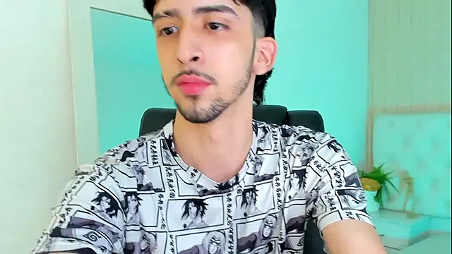 Snapshot of Alezzandro_ chatting on September 23, 2025, 8:12 pm Alezzandro online show from September 23, 2025, 8:12 pm