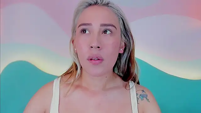 Lannajansen online show from October 27, 2025, 5:17 pm