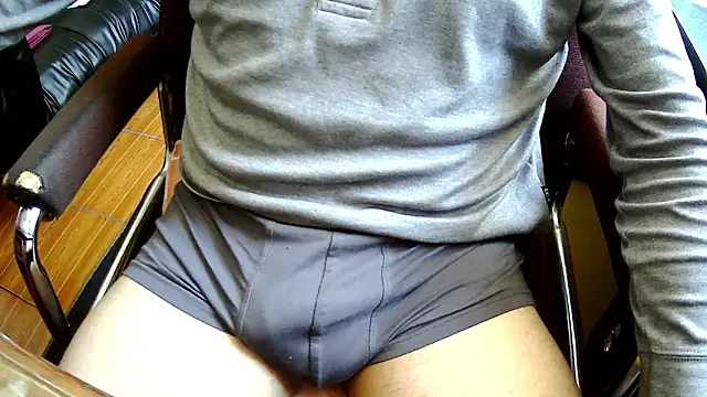 Andre16c online show from September 10, 2025, 2:28 pm