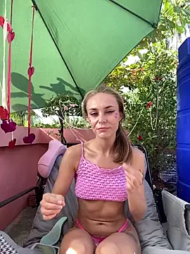 Snapshot of White_Lu chatting on February 14, 2026, 2:30 am White Lu online show from February 14, 2026, 2:30 am