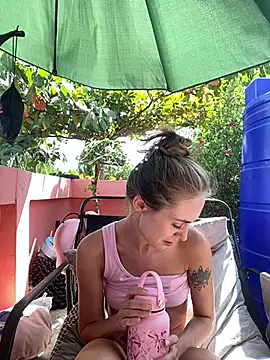 Snapshot of White_Lu chatting on February 20, 2026, 7:21 am White Lu online show from February 20, 2026, 7:21 am