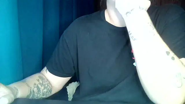 Snapshot of bunnyfox420 chatting on October 3, 2025, 12:51 am bunnyfox420 online show from October 3, 2025, 12:51 am