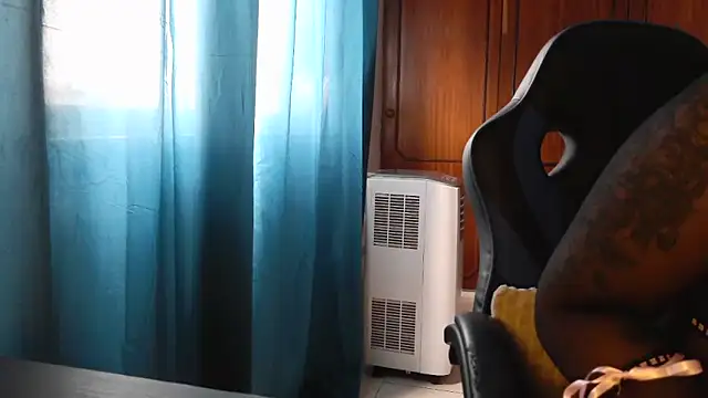 Snapshot of bunnyfox420 chatting on November 7, 2025, 1:33 pm bunnyfox420 online show from November 7, 2025, 1:33 pm