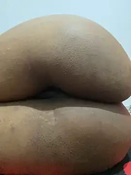 Snapshot of Charlotte_bronxxx chatting on February 24, 2025, 8:14 pm Charlotte bronxxx online show from February 24, 2025, 8:14 pm