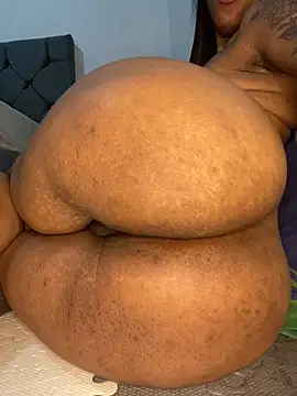 Snapshot of Charlotte_bronxxx chatting on November 5, 2025, 10:21 pm Charlotte bronxxx online show from November 5, 2025, 10:21 pm