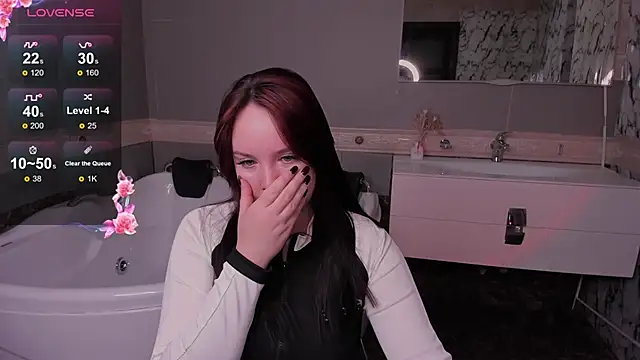 maya suun online show from November 30, 2025, 2:04 am