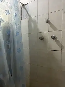 paullliliu online show from October 12, 2025, 8:35 am