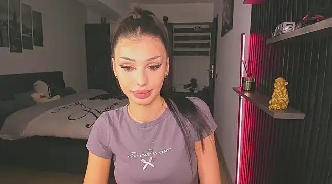 HelenShawn online show from February 1, 2025, 10:02 pm