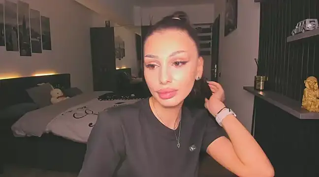 HelenShawn online show from February 3, 2025, 2:36 am